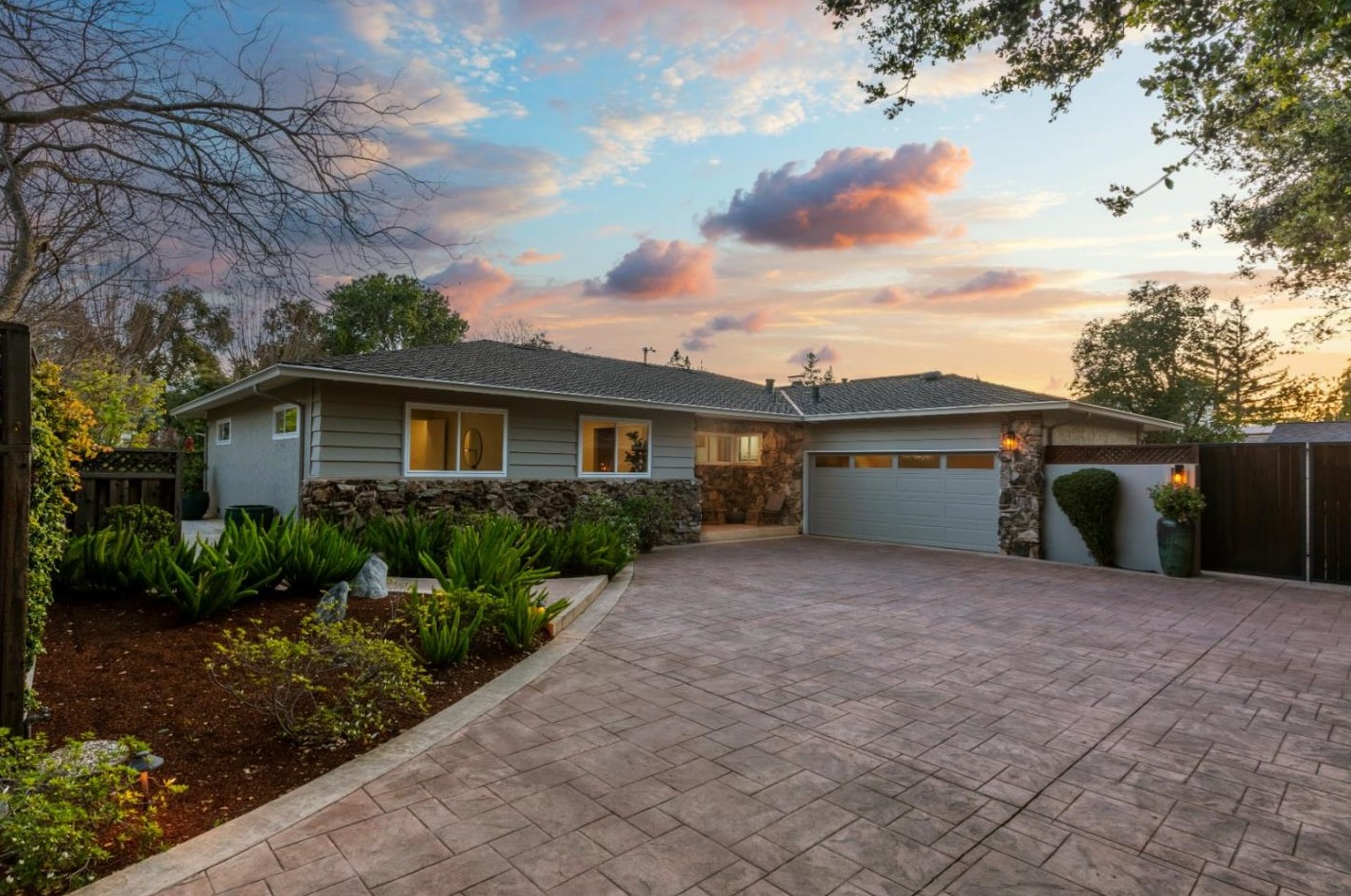 490 Cherry Ave, Los Altos, CA 94022-1618