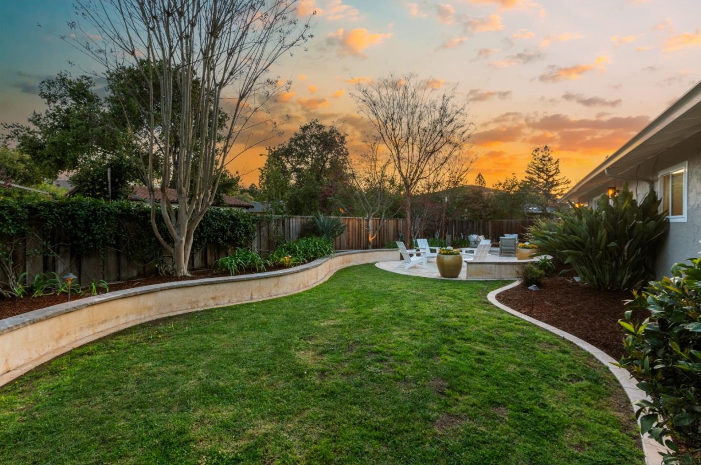 490 Cherry Ave, Los Altos CA 94022-1621 exterior