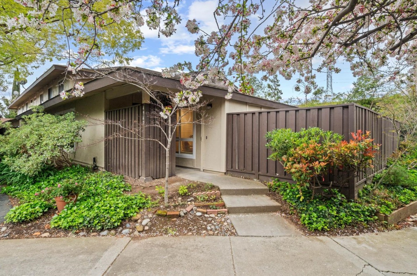 4942 Poplar Ter, Campbell, CA 95008-5753