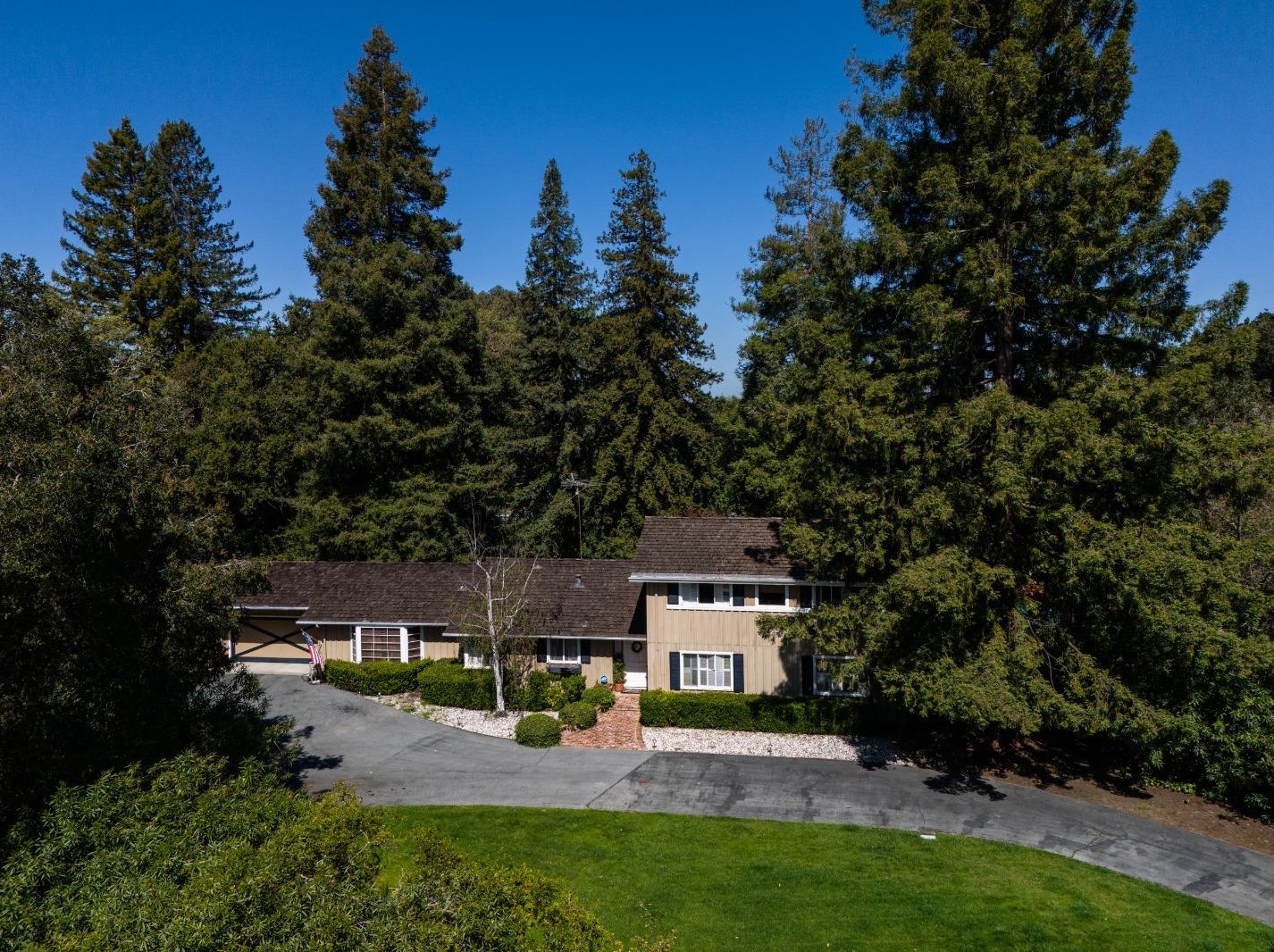 398 Greenoaks Dr, Menlo Park, CA 94027-2116