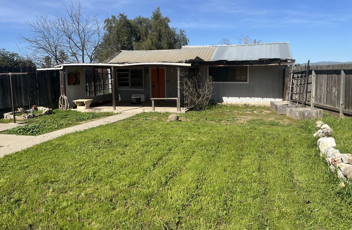 1280 Hillcrest Rd, Hollister, CA 95023