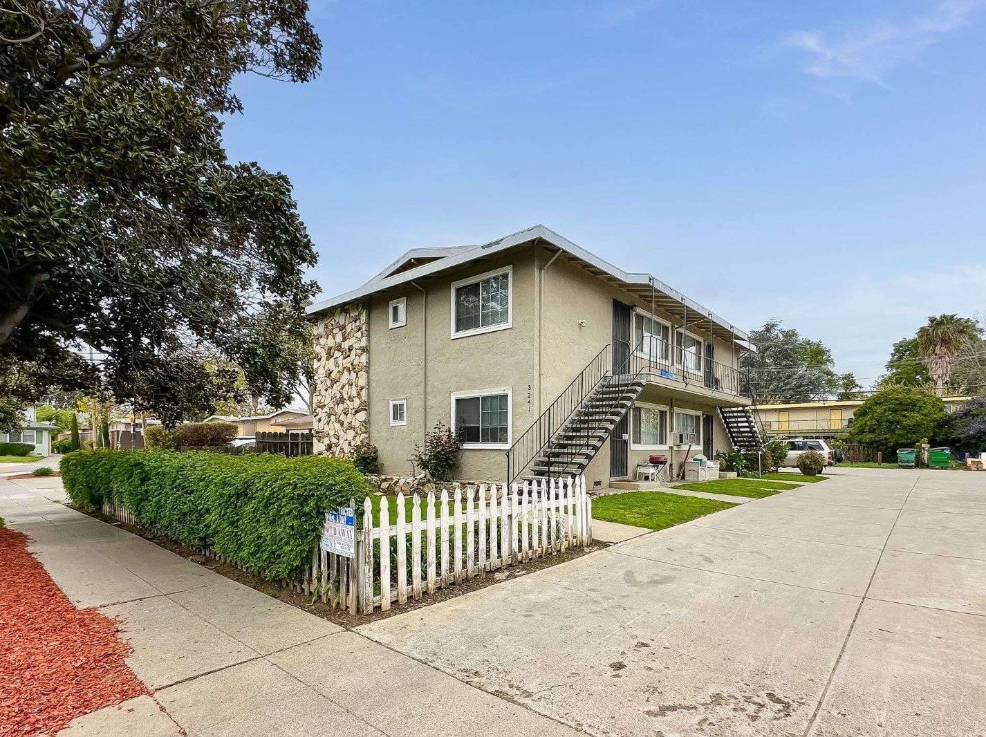 3241 Williamsburg Dr, San Jose, CA 95117-3932
