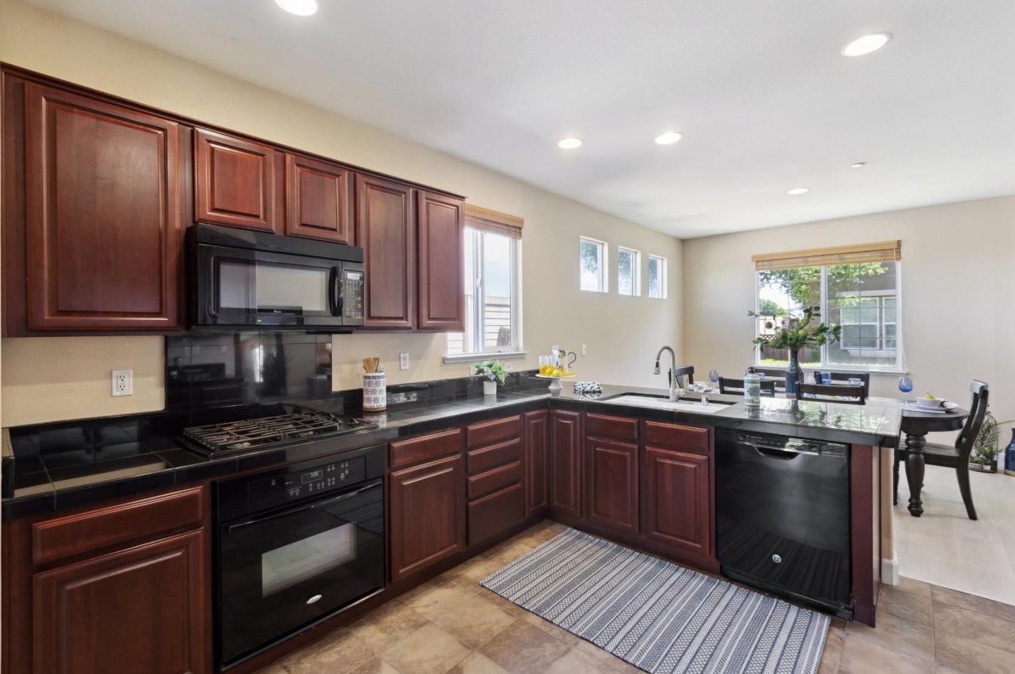 7954 Spanish Oak Cir, Gilroy CA  95020-2538 exterior