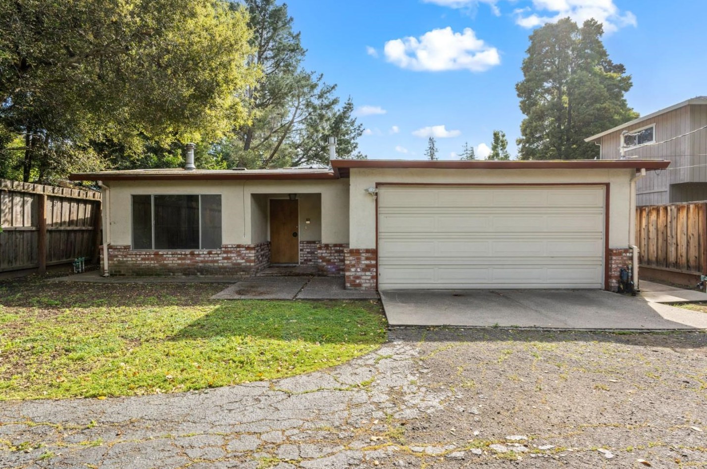 198 Loyola Ave, Menlo Park, CA 94025
