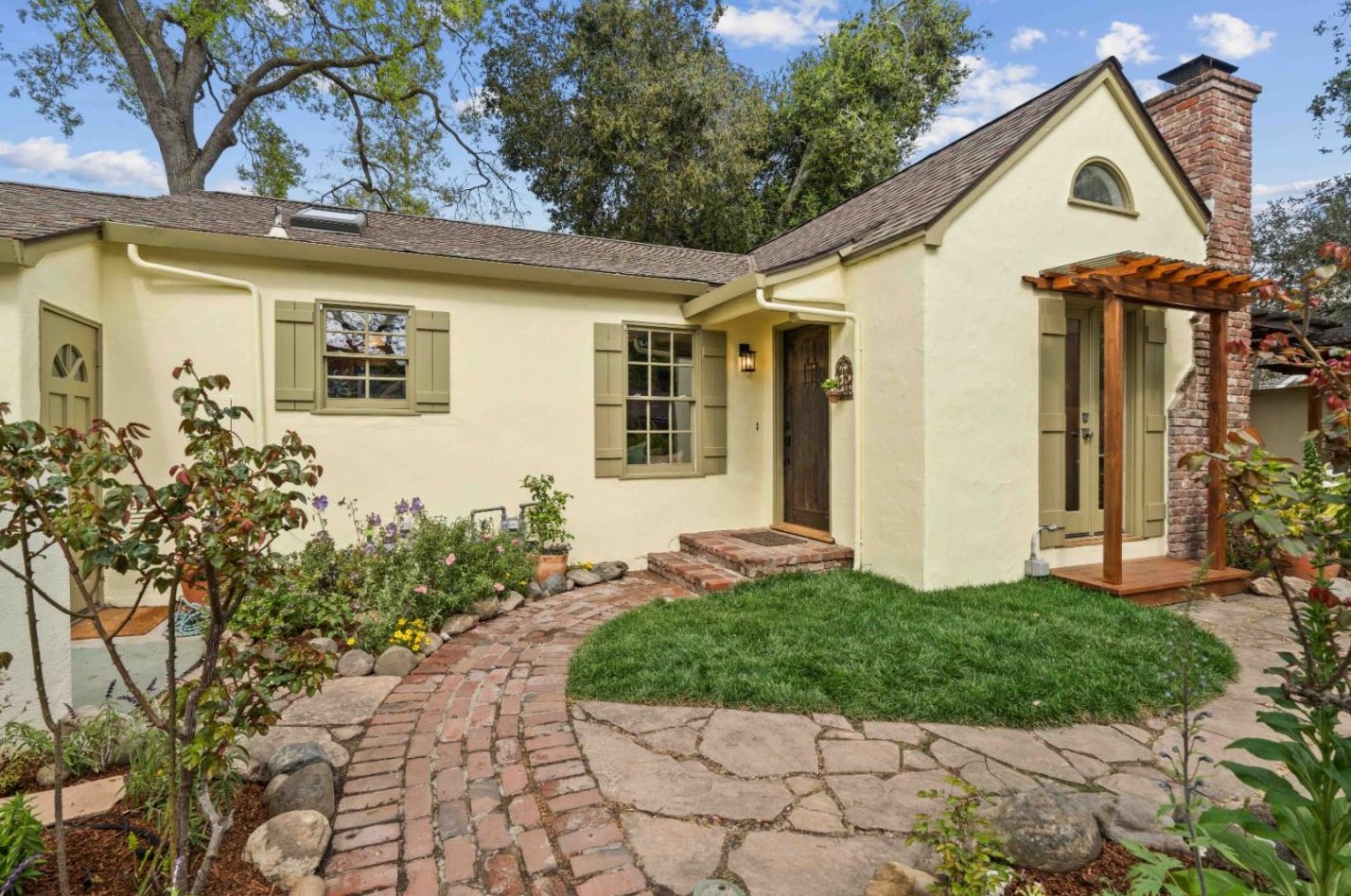 2231 Dartmouth St, Palo Alto, CA 94306-1252