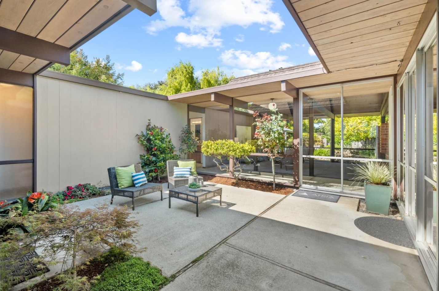 833 Cumberland Dr, Sunnyvale, CA 94087-1222