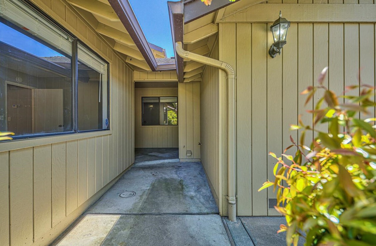 1844 Cherokee Dr 1, Salinas, CA 93906
