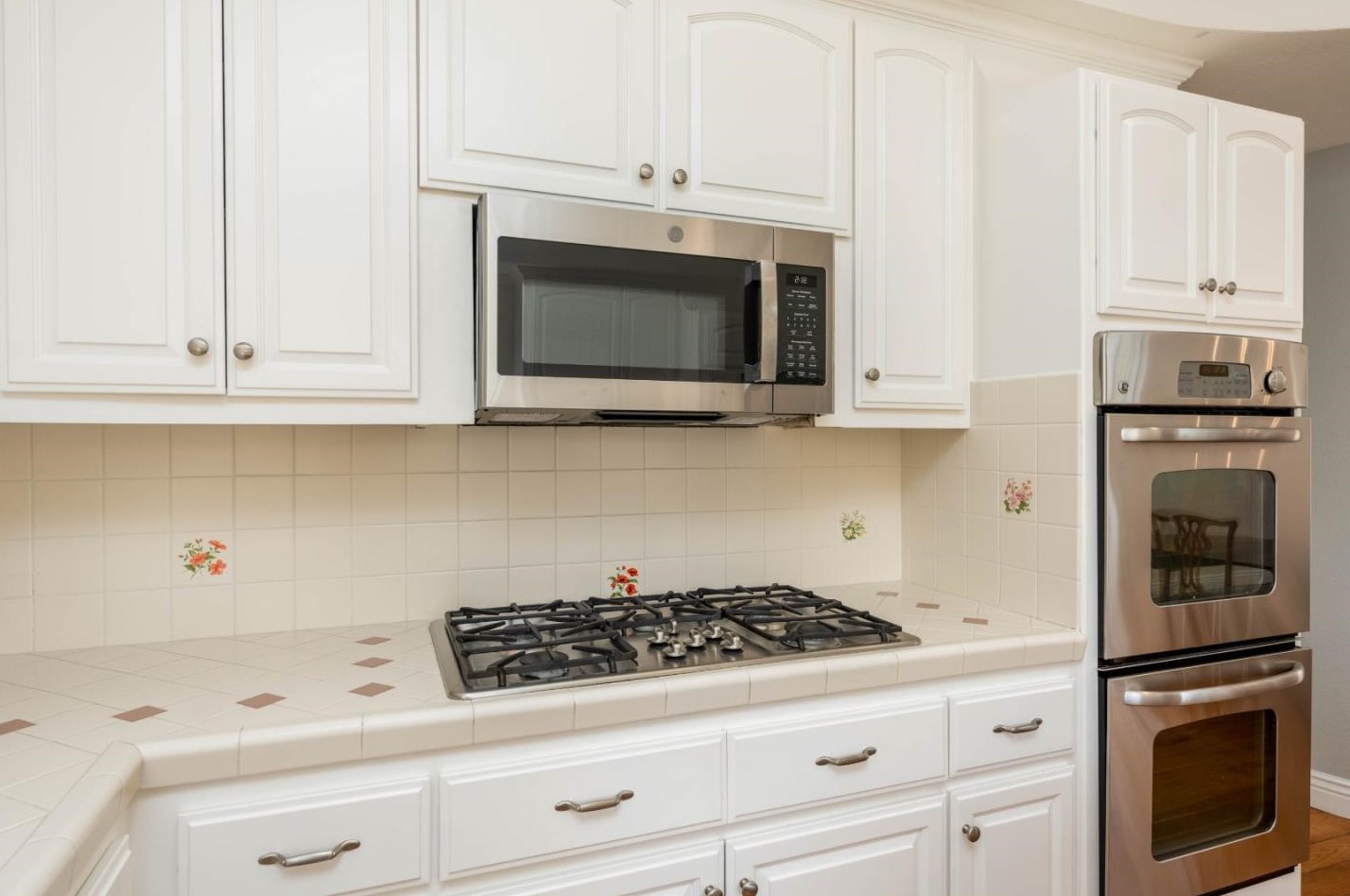 464 Upland Rd, Redwood City CA  94062-2826 exterior