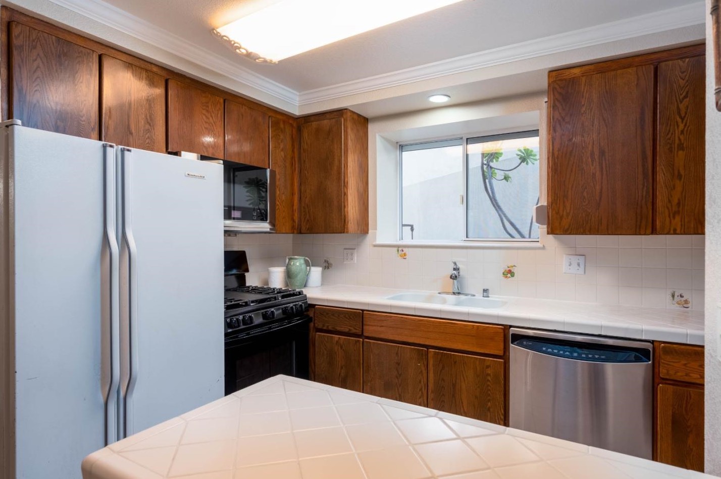 464 Upland Rd, Redwood City CA  94062-2826 exterior