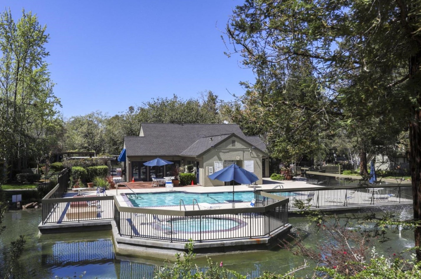 2352 La Terrace Cir, San Jose CA 95123-5316 exterior