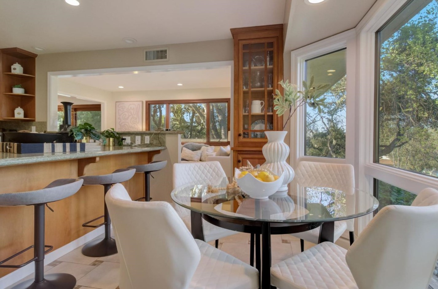 11012 Canyon Vista Dr, Cupertino CA  95014-5405 exterior