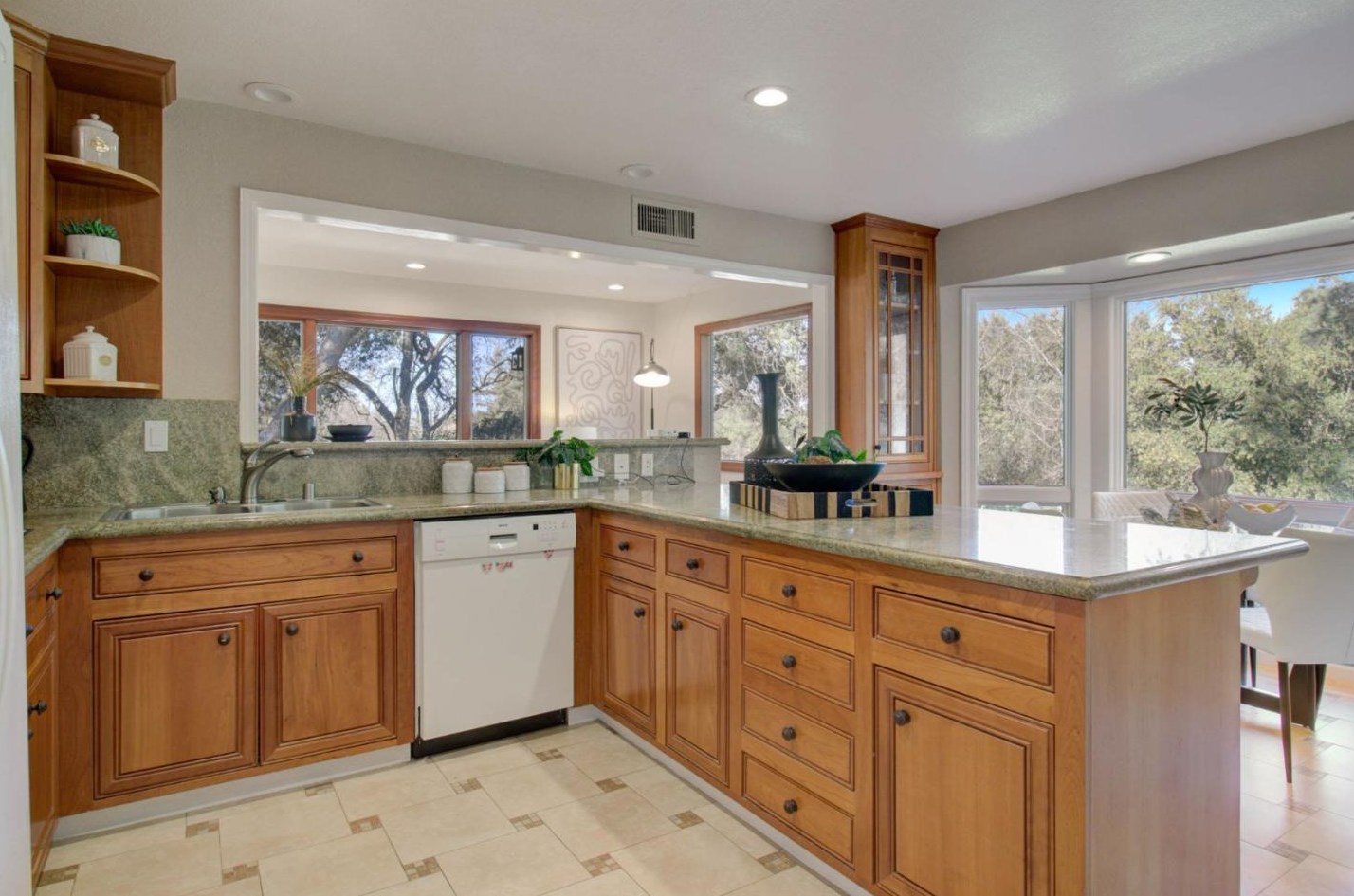 11012 Canyon Vista Dr, Cupertino CA  95014-5405 exterior