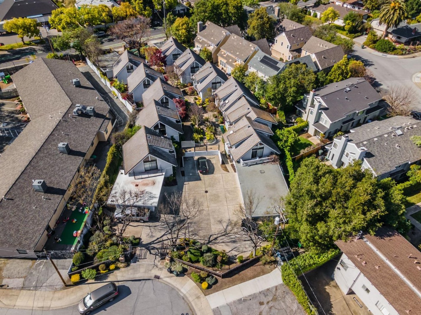 469 Meadow Dr, Palo Alto CA  94306-4026 exterior