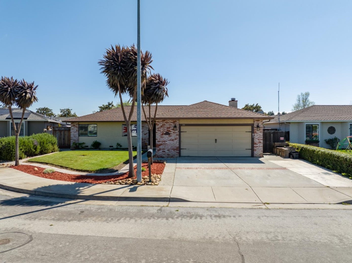 641 Neil Dr, Hollister, CA 95023