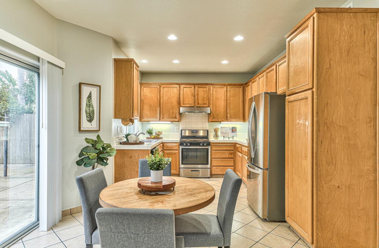 101 Beresini Ln, Hollister CA  95023-9068 exterior