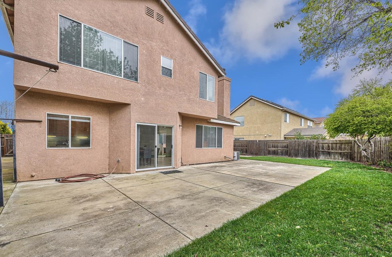 101 Beresini Ln, Hollister CA  95023-9068 exterior
