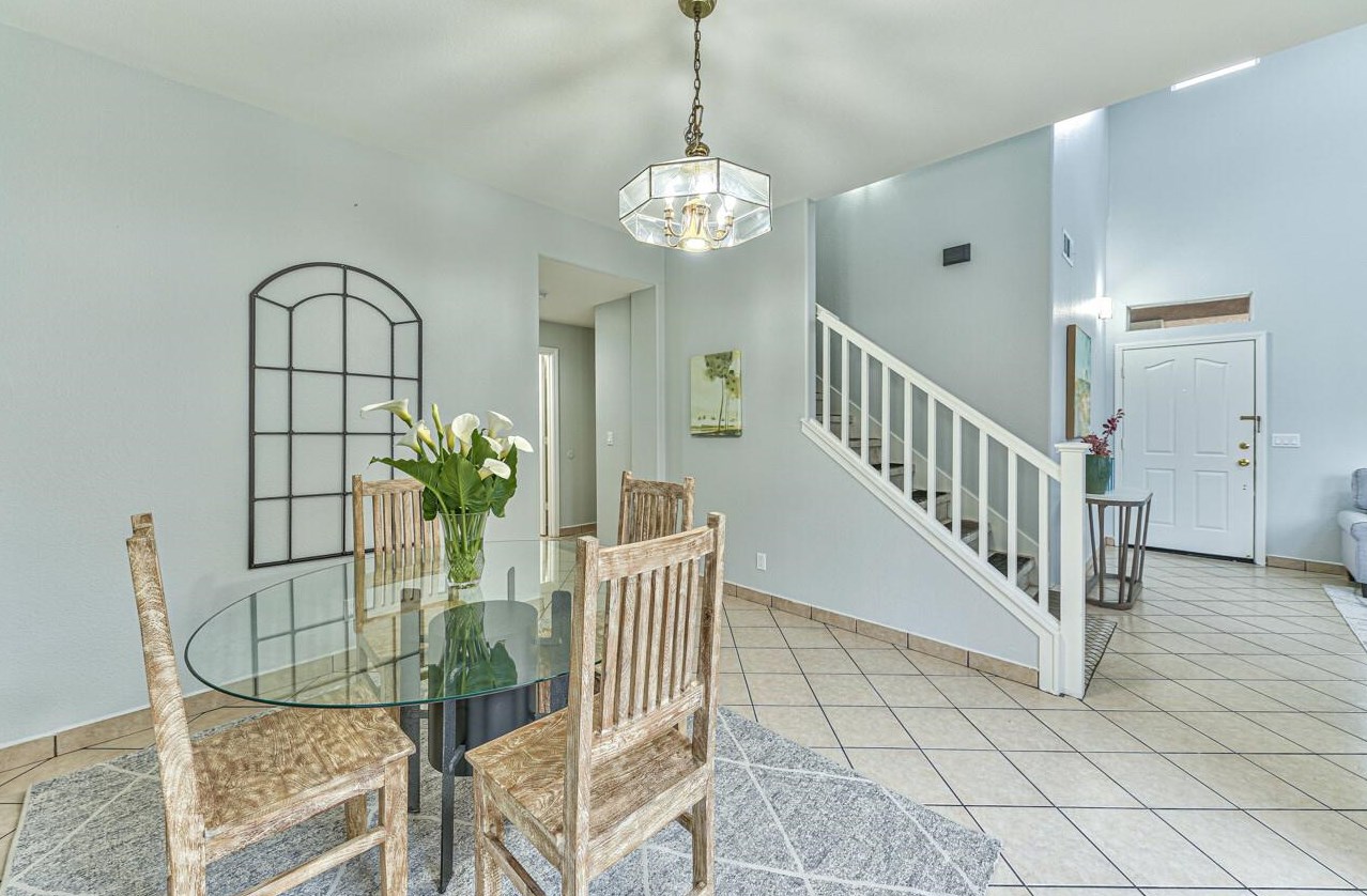 101 Beresini Ln, Hollister CA  95023-9068 exterior