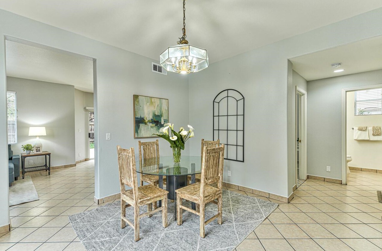 101 Beresini Ln, Hollister CA  95023-9068 exterior