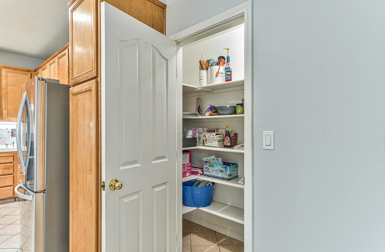 101 Beresini Ln, Hollister CA  95023-9068 exterior