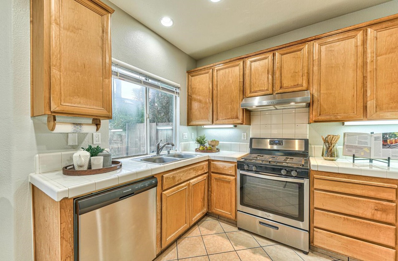 101 Beresini Ln, Hollister CA  95023-9068 exterior
