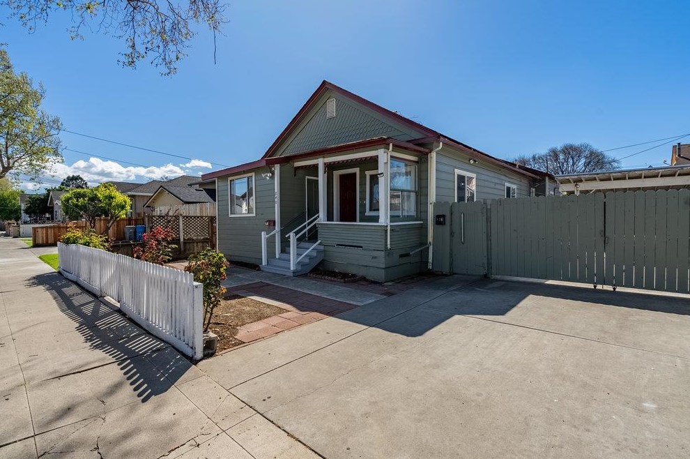 840 Washington St, Hollister, CA 95023