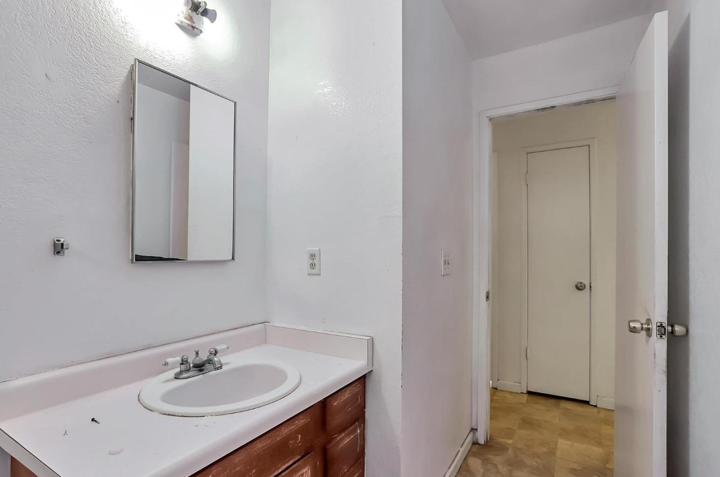 50 Almond Ct, Hollister CA  95023-3548 exterior