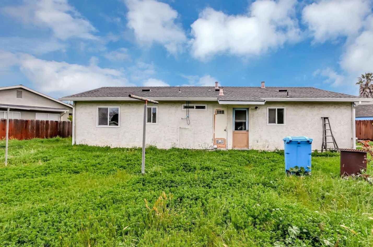 50 Almond Ct, Hollister CA  95023-3548 exterior