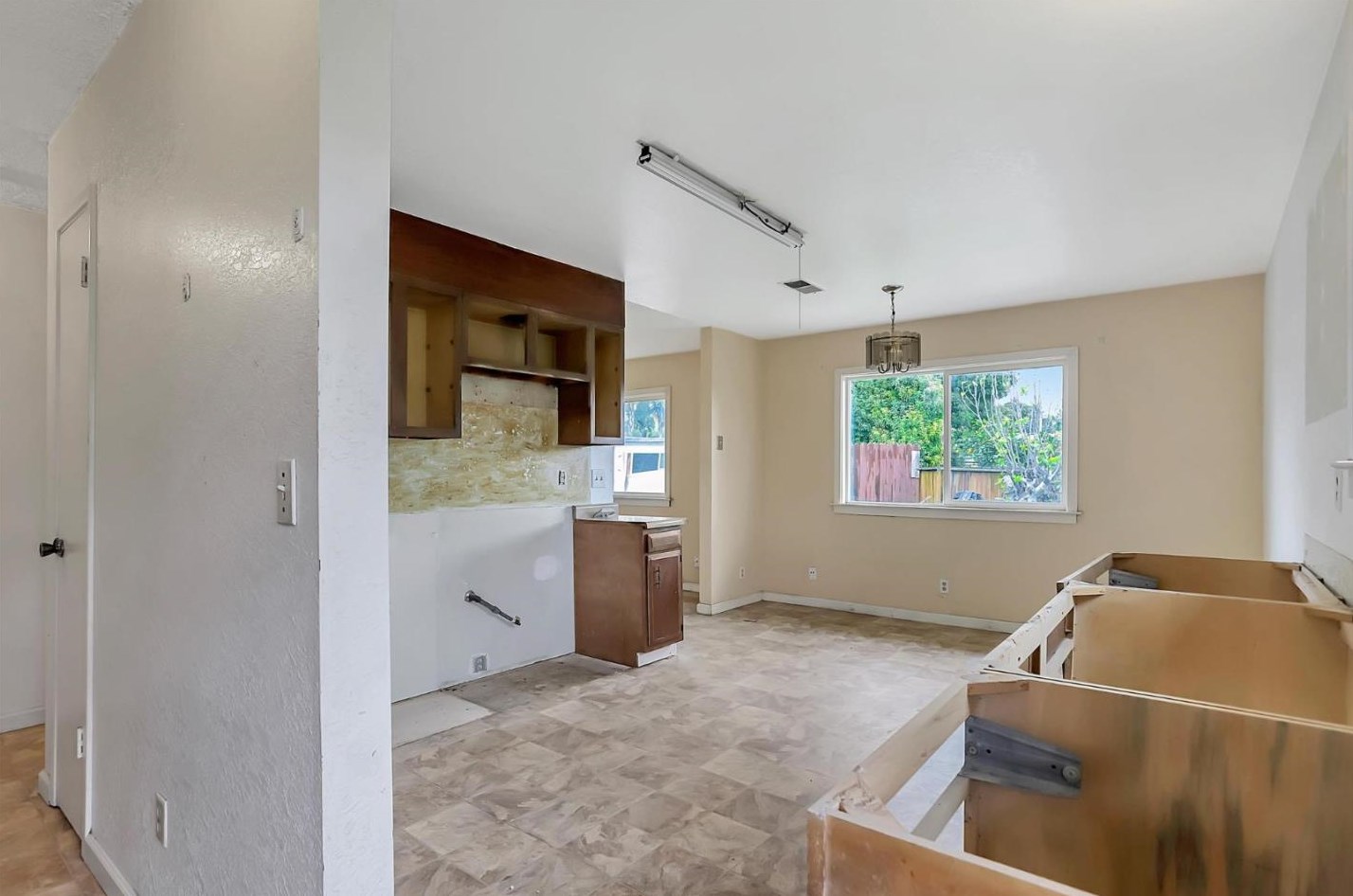 50 Almond Ct, Hollister CA  95023-3548 exterior