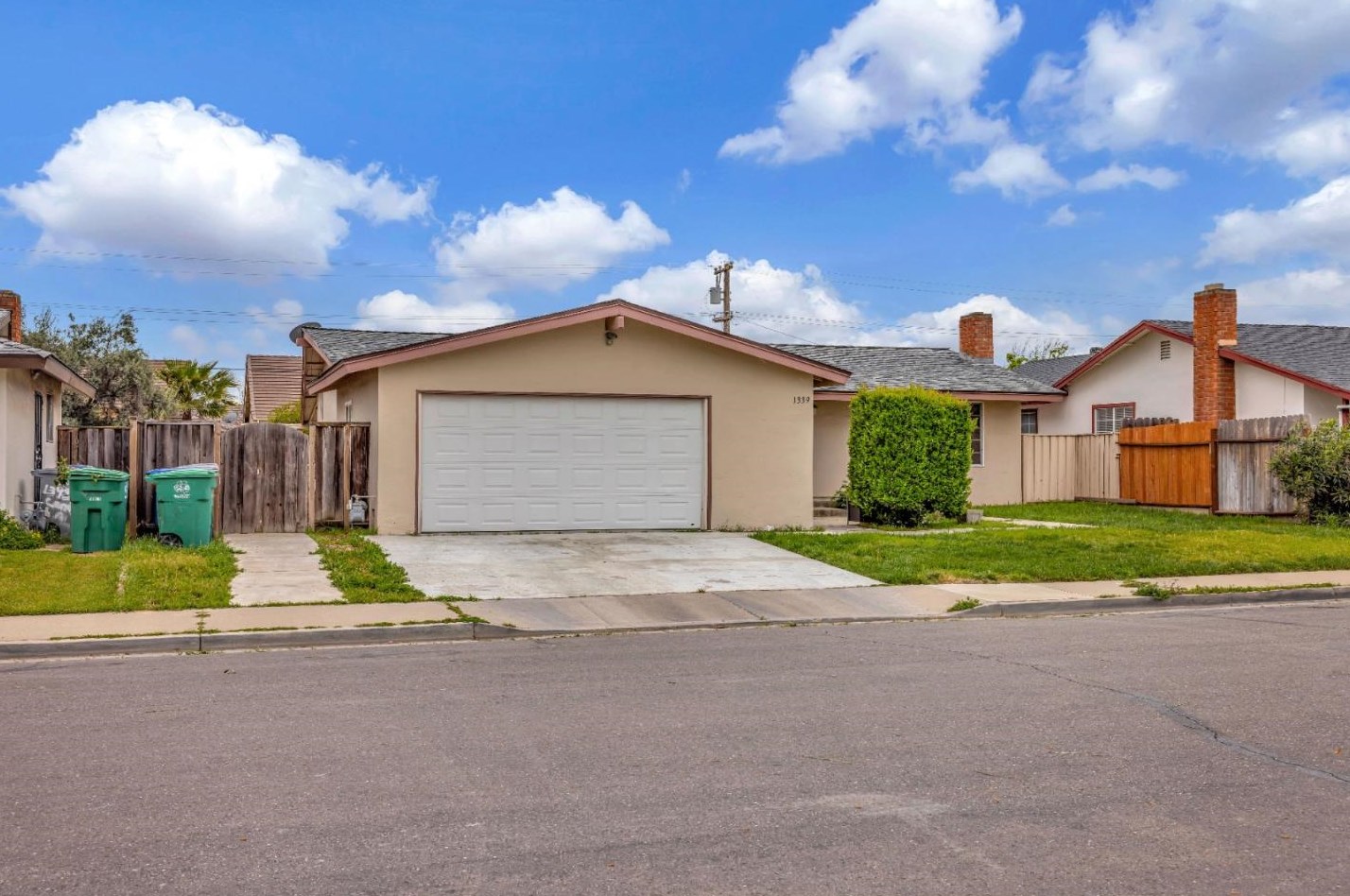 1339 Cardinal St, Los Banos, CA 93635