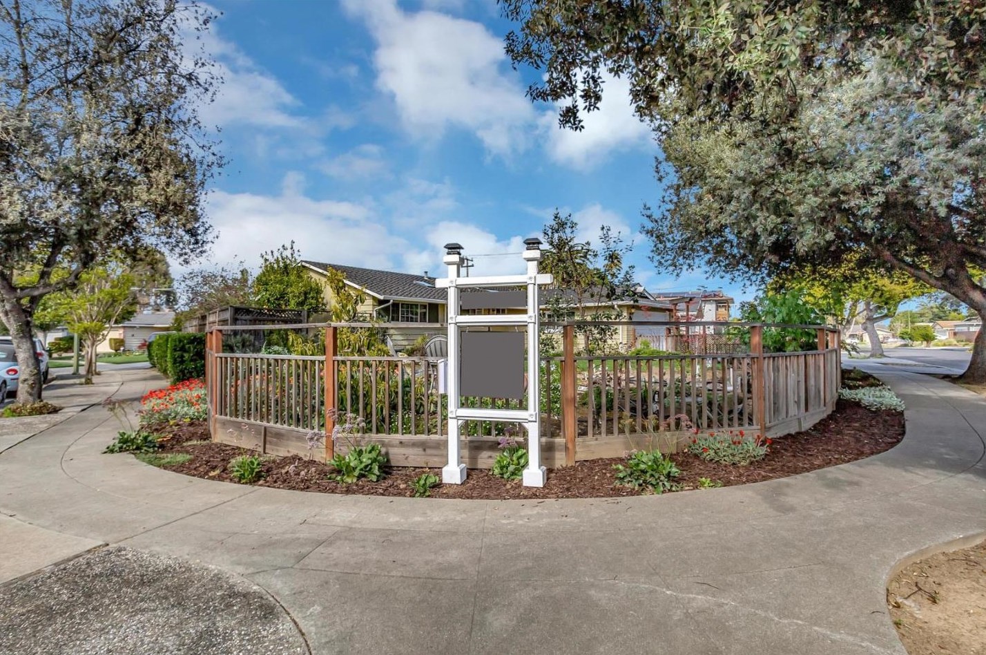 1391 Glacier Dr, San Jose, CA 95118-1732