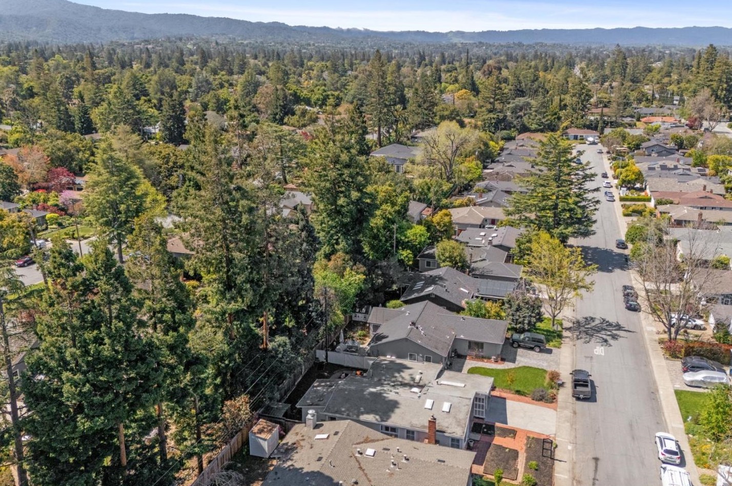 1425 Gilmore St, Mountain View CA  94040-2914 exterior