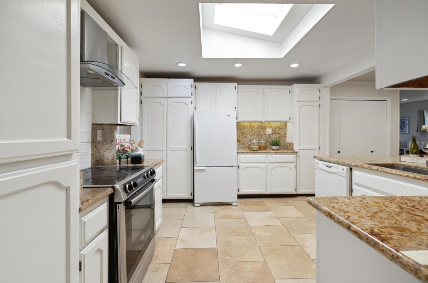 1425 Gilmore St, Mountain View CA  94040-2914 exterior