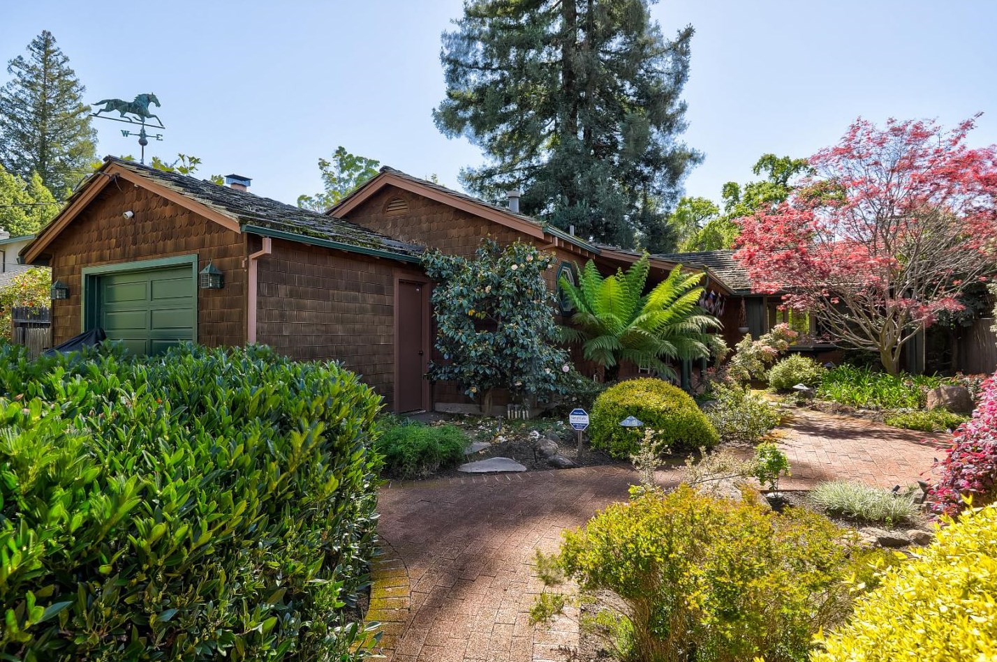 261 Stanford Ave, Menlo Park, CA 94025-6327