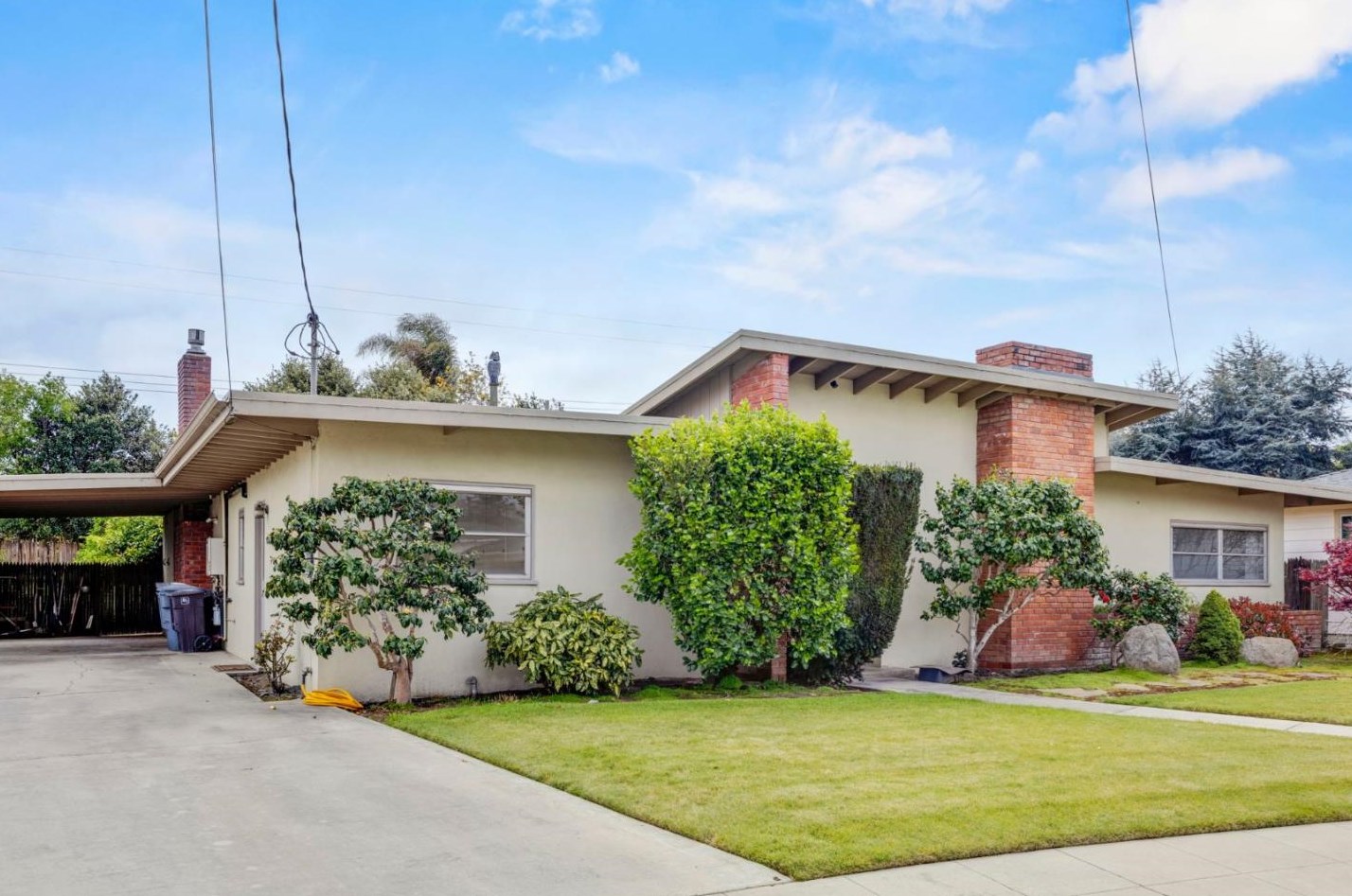 56 San Pedro St, Salinas, CA 93901-2911