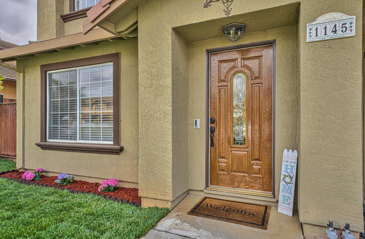 1145 Eagle Dr, Salinas, CA 93905-4484
