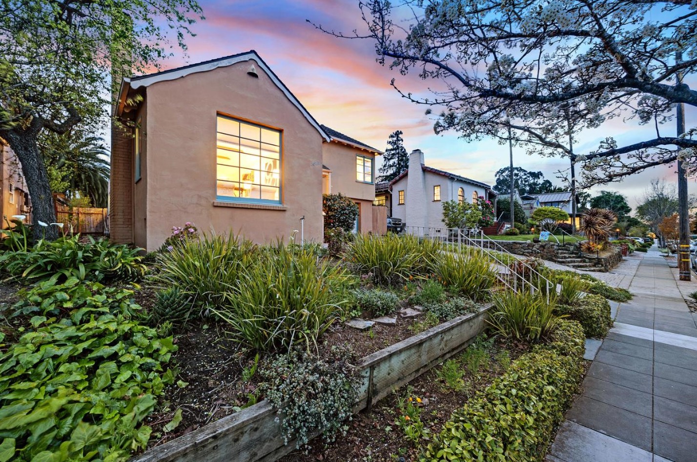 1519 Bernal Ave, Burlingame, CA 94010