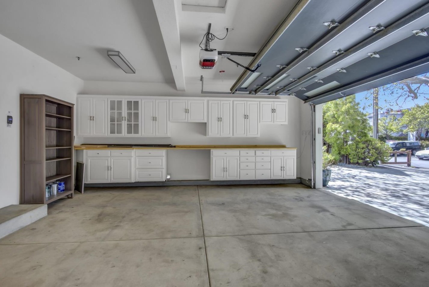 2063 Gordon Ave, Menlo Park CA  94025-6034 exterior
