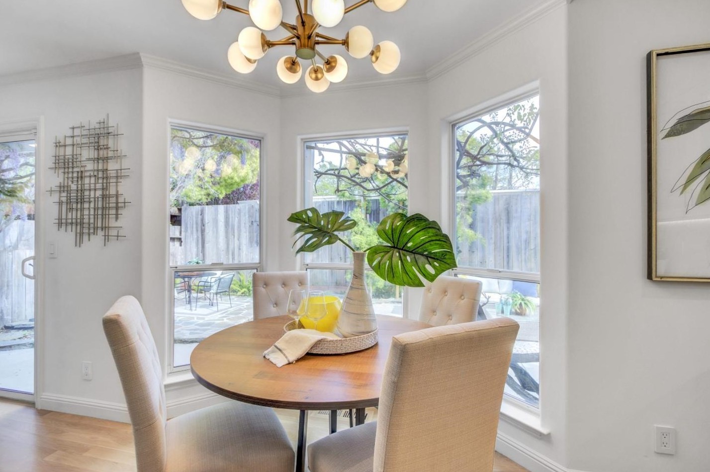 2063 Gordon Ave, Menlo Park CA  94025-6034 exterior