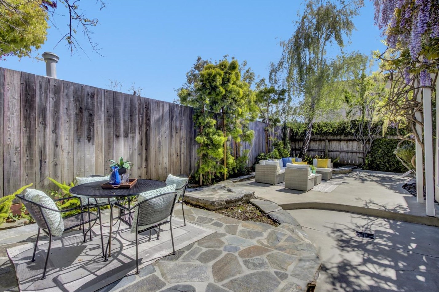 2063 Gordon Ave, Menlo Park CA  94025-6034 exterior