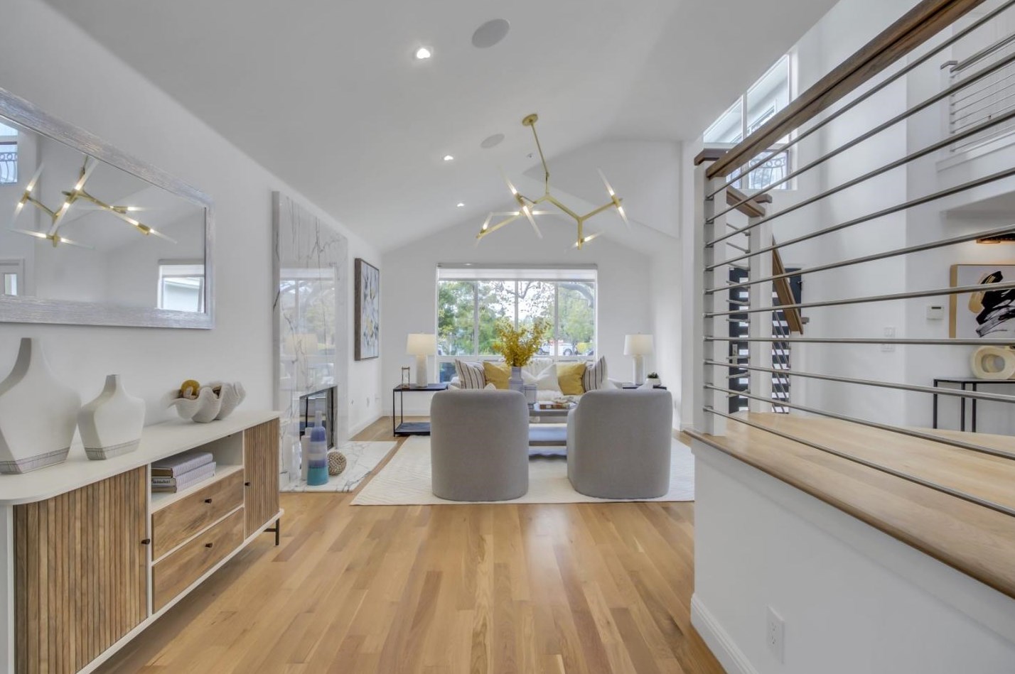 2063 Gordon Ave, Menlo Park CA  94025-6034 exterior