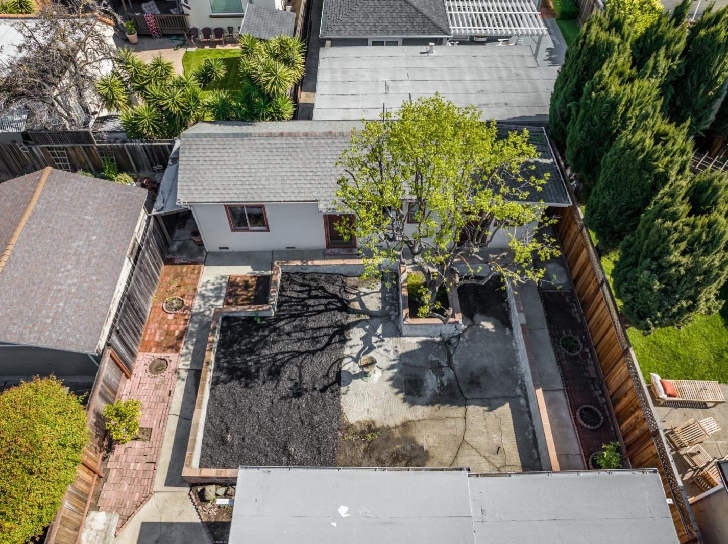 1151 Cleveland St, Redwood City CA  94061-2234 exterior