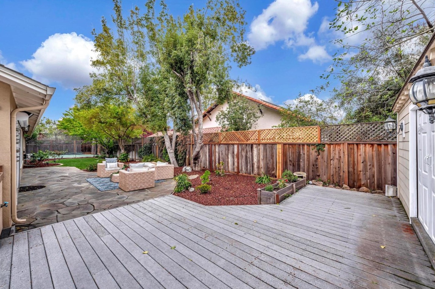 1623 Fallen Leaf Ln, Los Altos CA  94024-6212 exterior