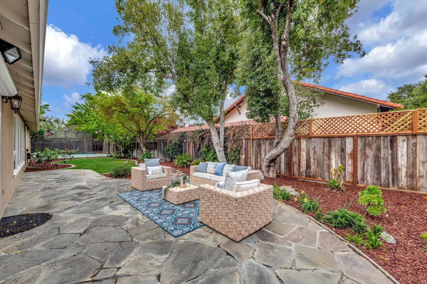 1623 Fallen Leaf Ln, Los Altos CA  94024-6212 exterior
