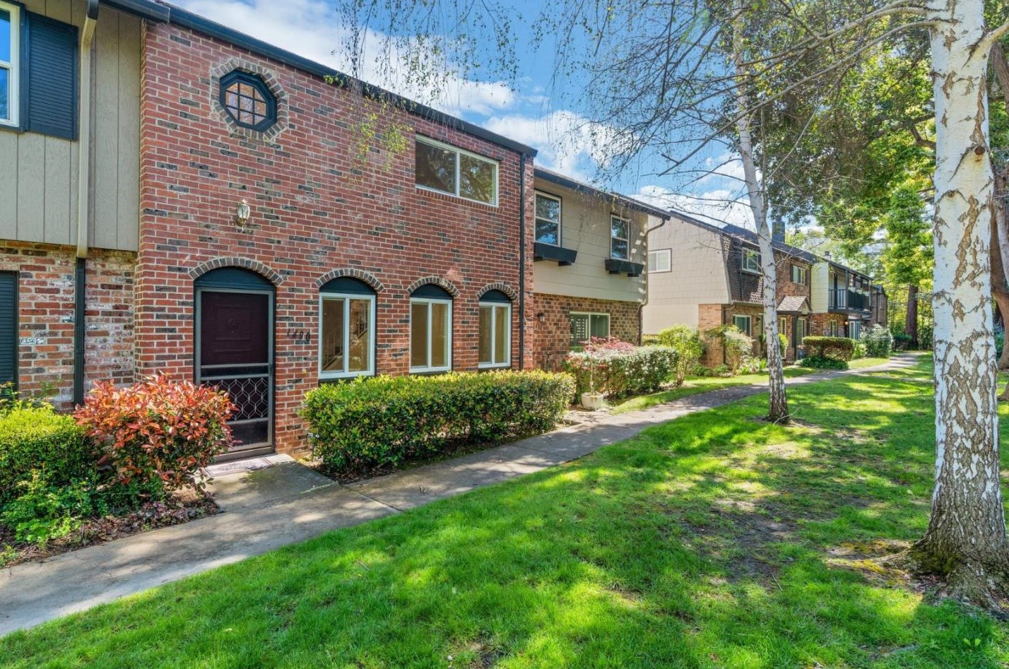 1490 Carnot Dr, San Jose, CA 95126-4304