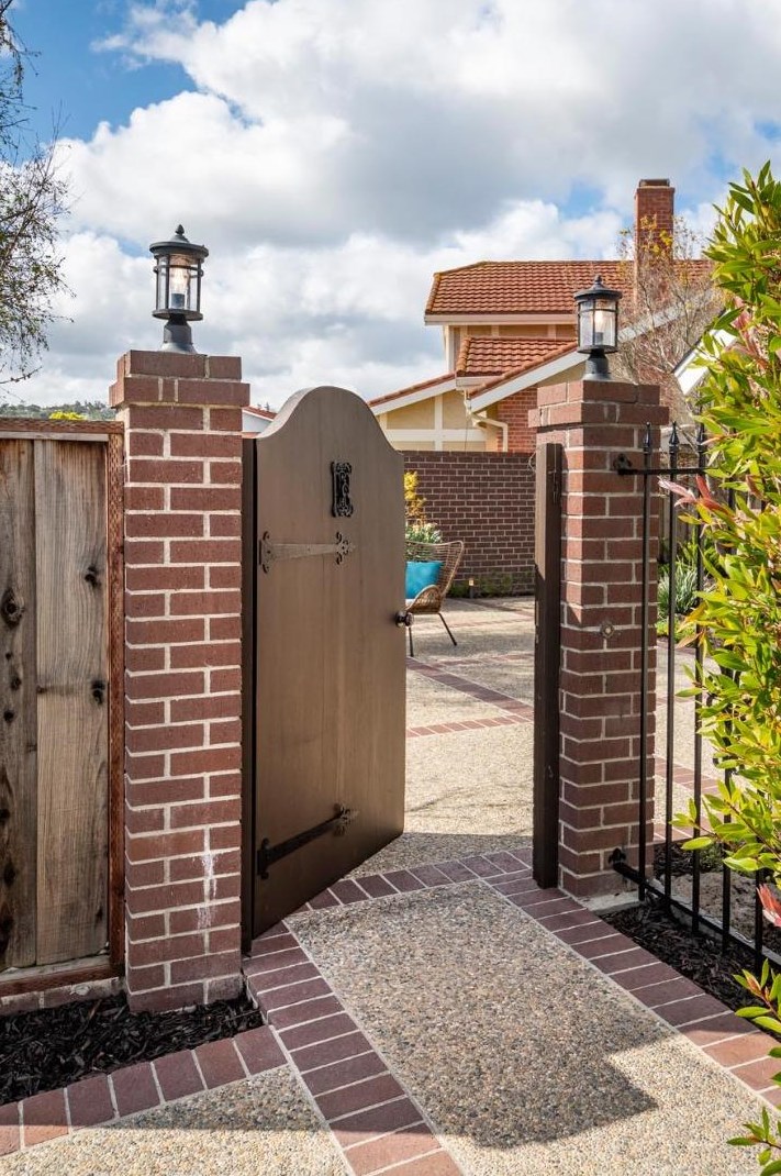 164 Woodbridge Cir, San Mateo, CA 94403-4923