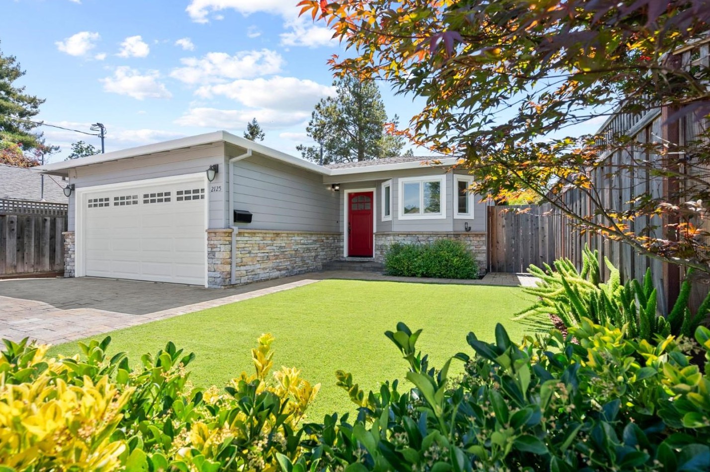 2125 Howard Ave, San Carlos, CA 94070-4628