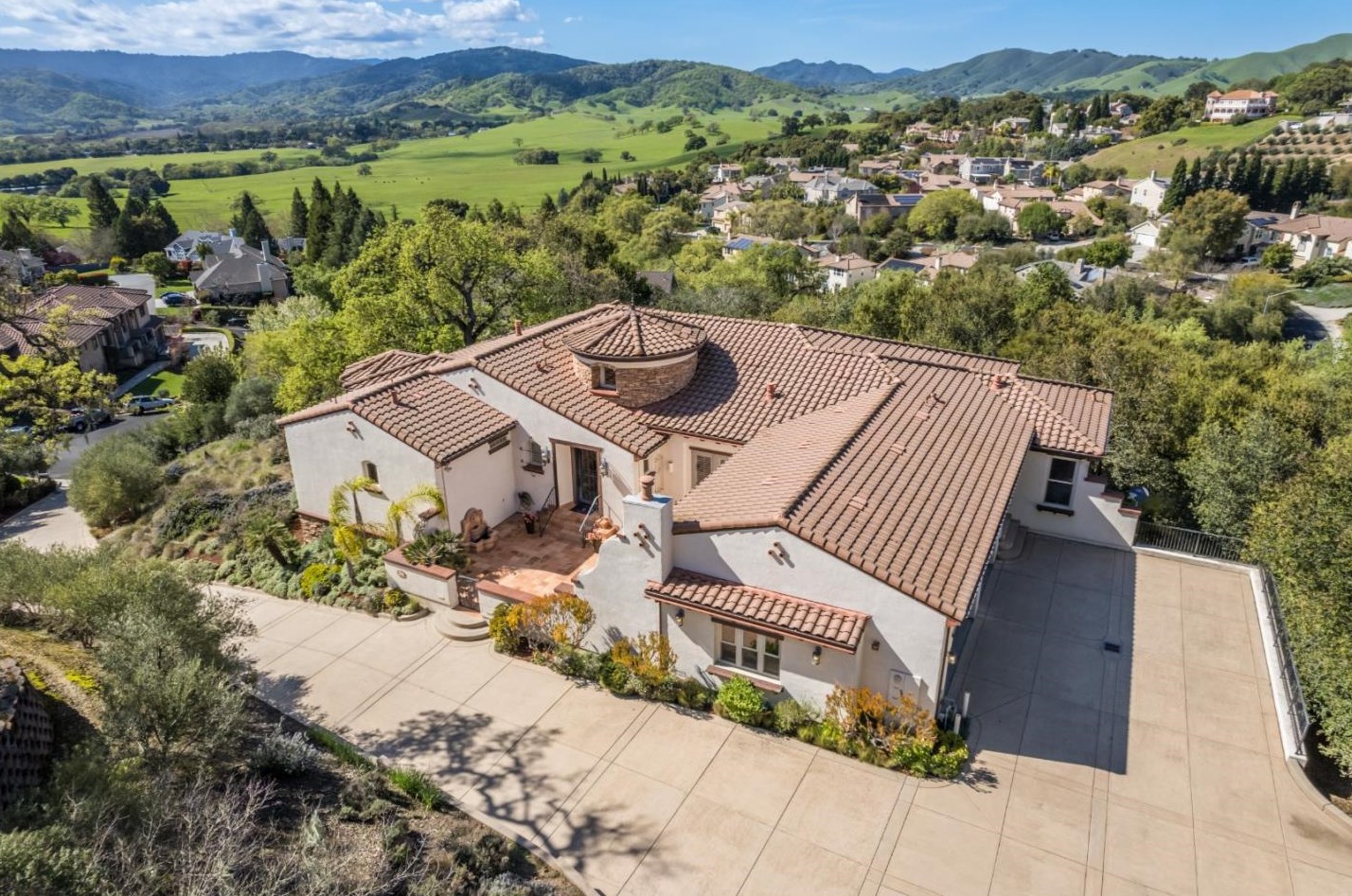 2310 Wildrose Ct, Gilroy, CA 95020