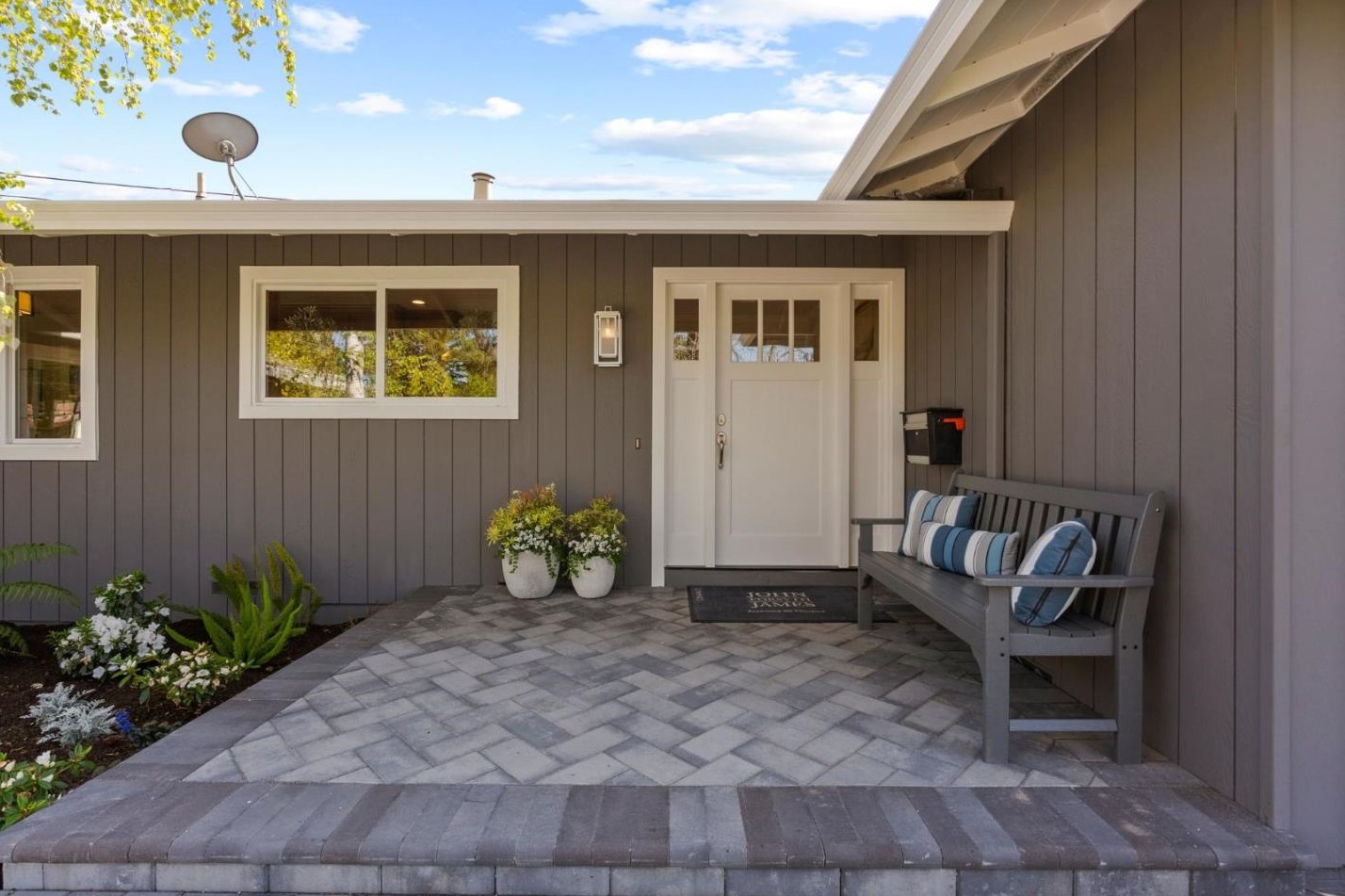 20392 Manoa Ct, Saratoga CA  95070-4909 exterior