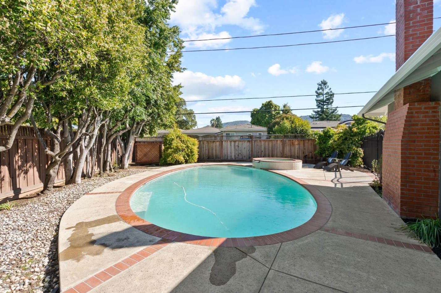 20392 Manoa Ct, Saratoga CA  95070-4909 exterior