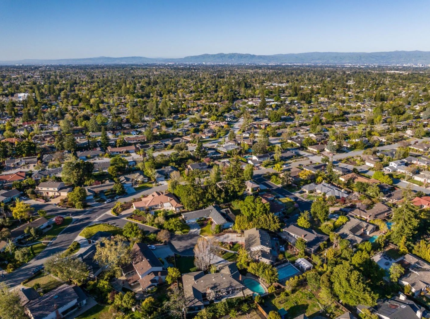 20392 Manoa Ct, Saratoga CA  95070-4909 exterior